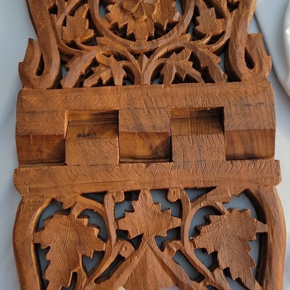 VTG Woodcarved Leaf Design Made in India Cookbook Holy Book Stand